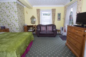 luxury king double ensuite bedroom