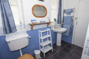 luxury ensuite bathroom