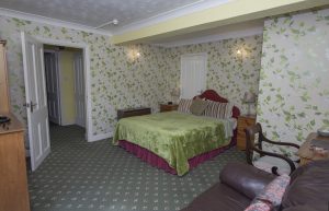 luxury king double ensuite bedroom